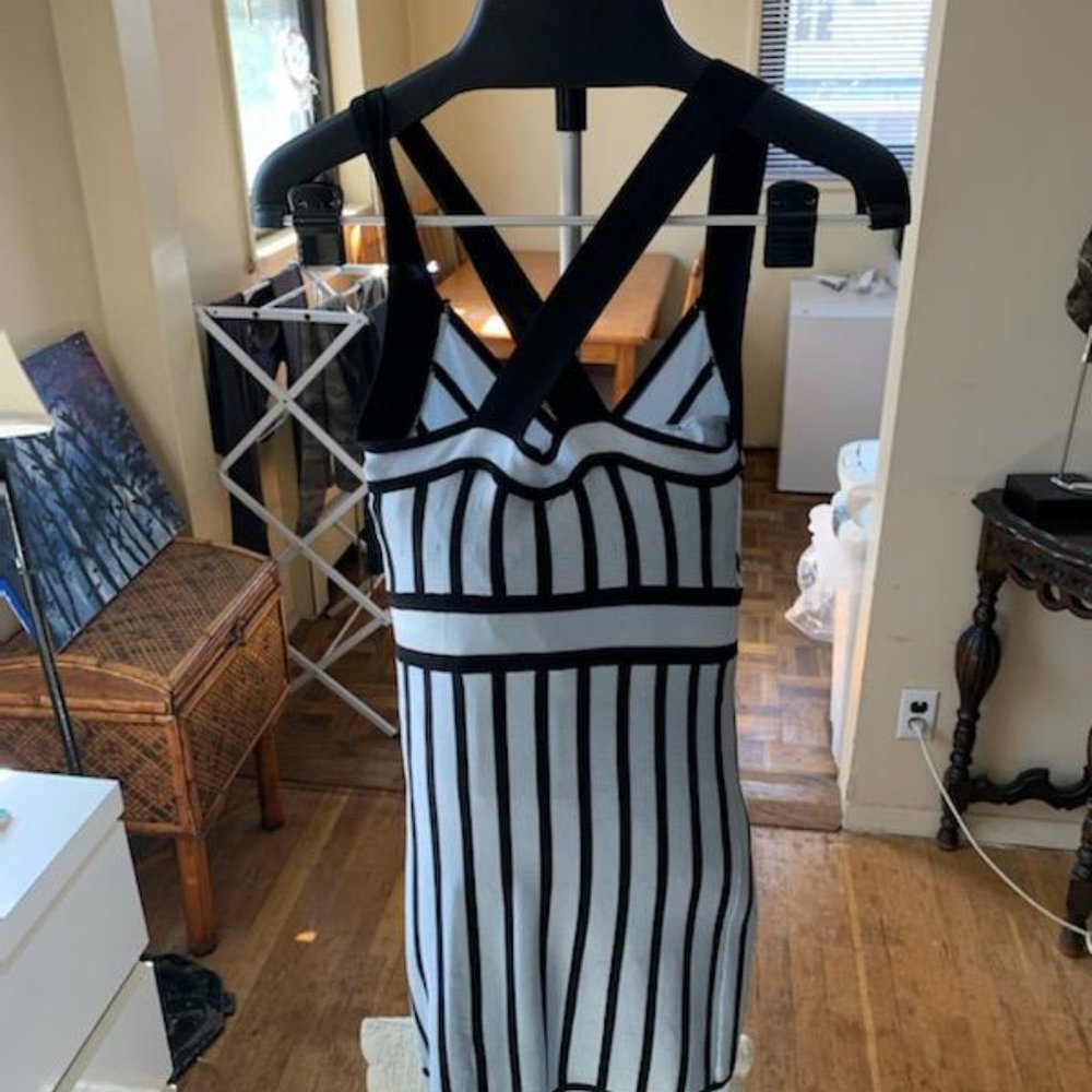 Sexy Black and Blue Contour Dress - Picture 5 of 6